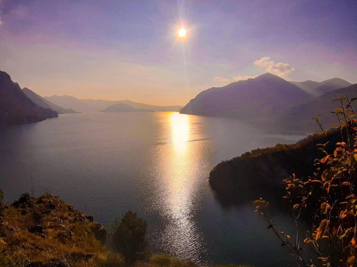 Irina'S House With View On Like And Swimming Pool Apartamento Riva di Solto Exterior foto